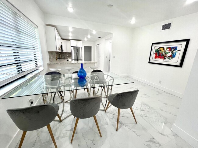 Foto del edificio - 12805 NW 6th Ave