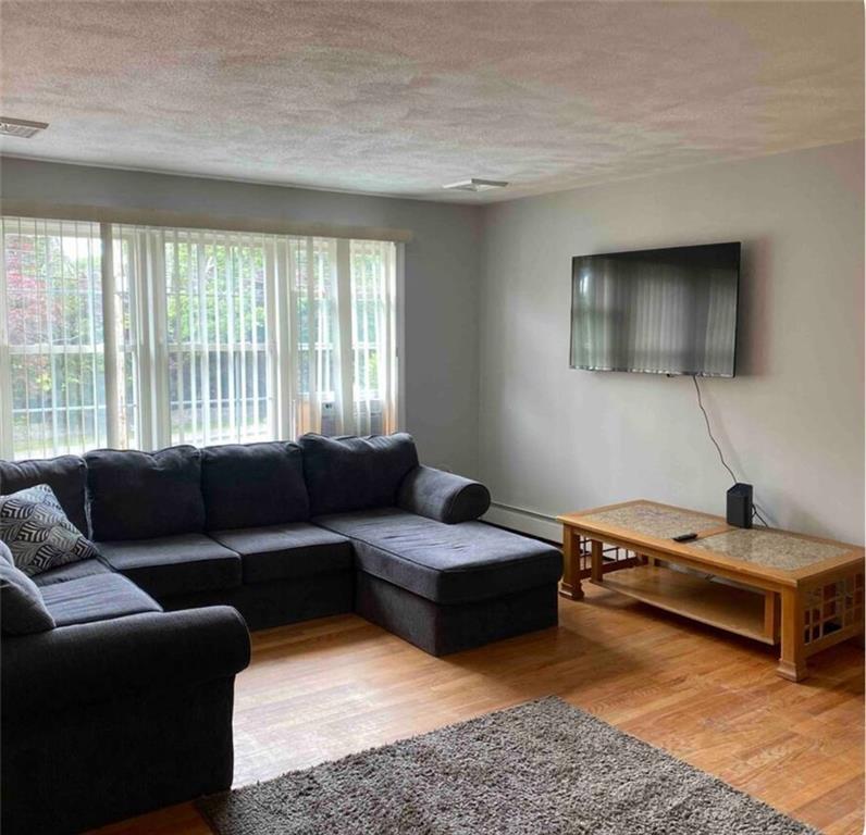Foto principal - 237 Kingstown Rd