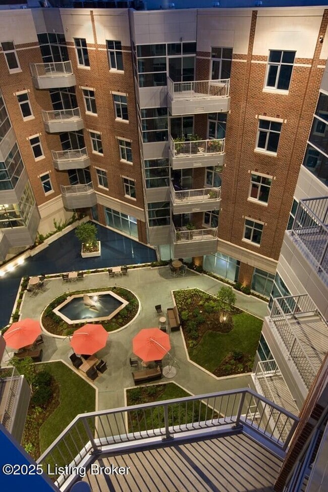 Building Photo - 324 E Main St