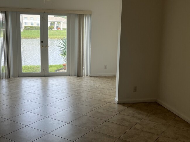 Foto del edificio - 9203 Boca Gardens Cir S