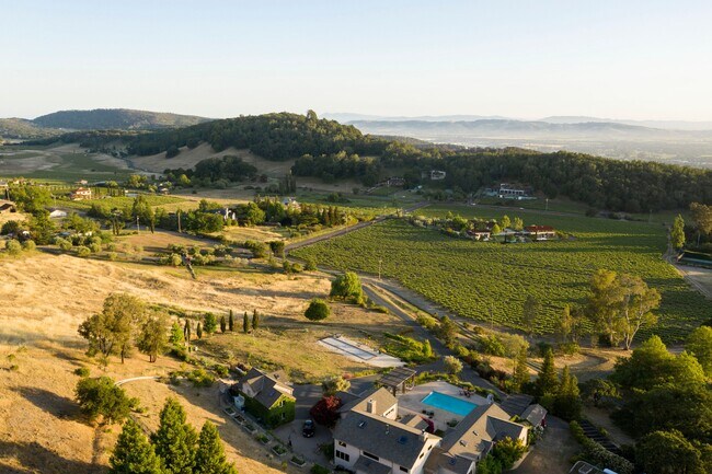 Foto del edificio - 4080 Lovall Valley Loop Rd