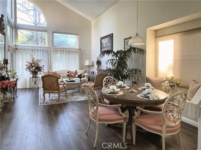 Foto del edificio - 2729 Fairlane Pl