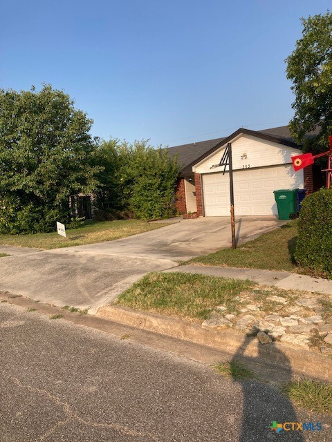 Building Photo - 303 Appaloosa Dr