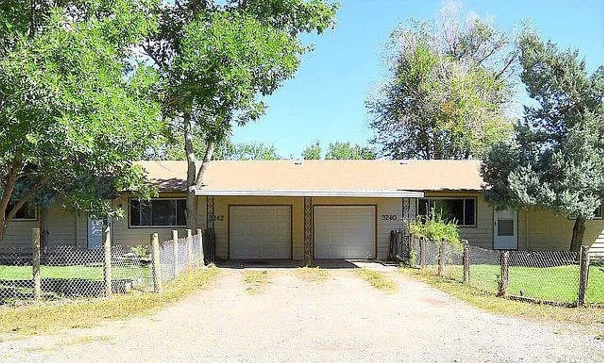 Foto del edificio - 2 Bedroom 1 Bath Duplex In Laporte!