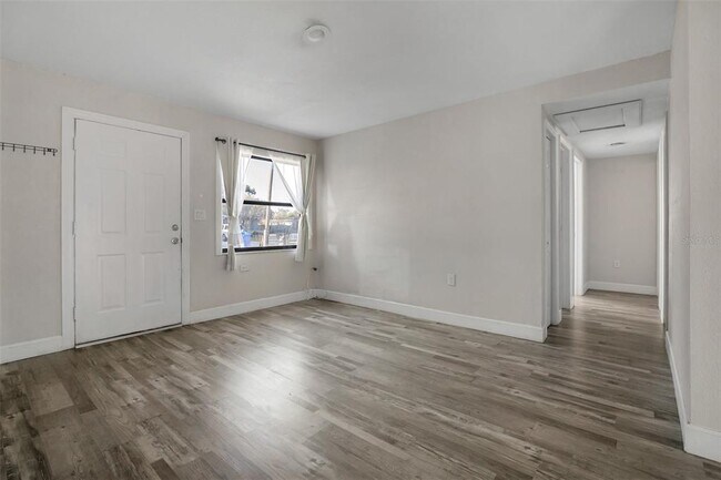 Building Photo - 147 Melanie Ln