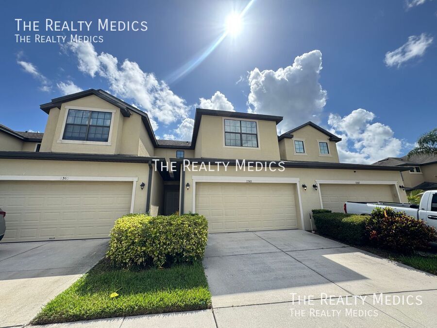 Foto principal - 2365 Seven Oaks Dr