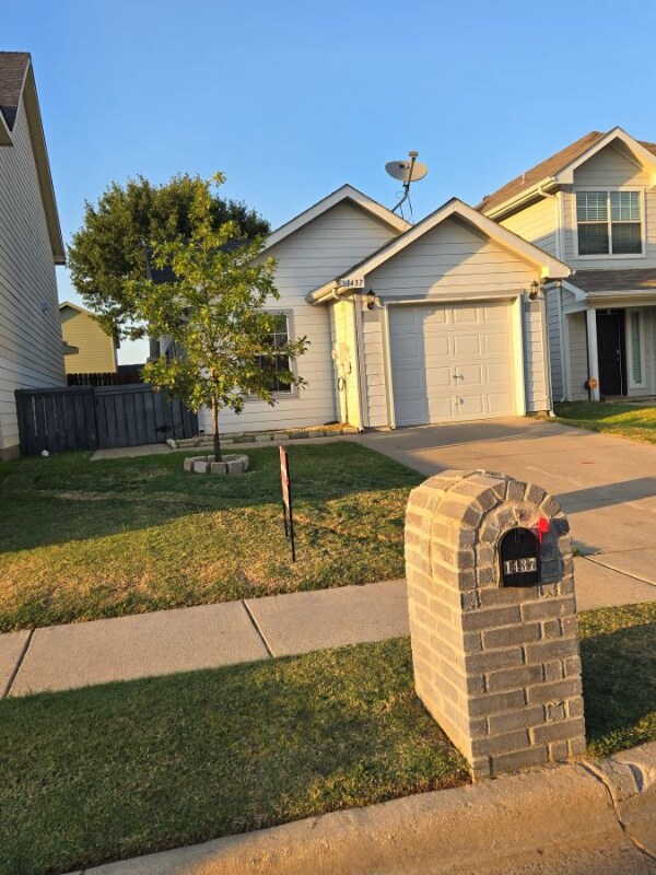 Photo - 1437 Pine Ln (Fort Worth, TX)