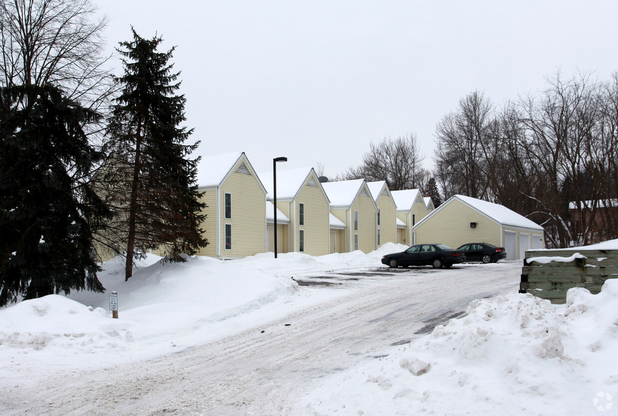 Building Photo - 510 Dexter Dr