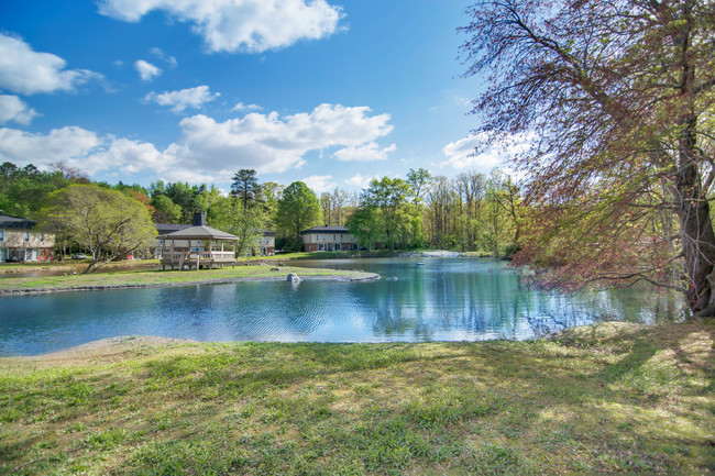 Foto del edificio - Cloverleaf Lake Townhouse Apartments