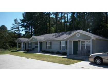 Primary Photo - Pineview Apartments