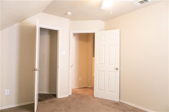 Building Photo - 404 Kings Way Dr