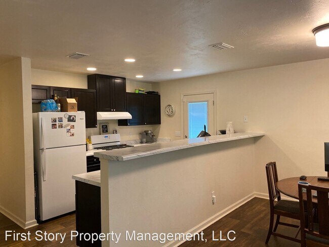 Building Photo - 3 br, 2 bath House - 2626 Oak Lane Drive