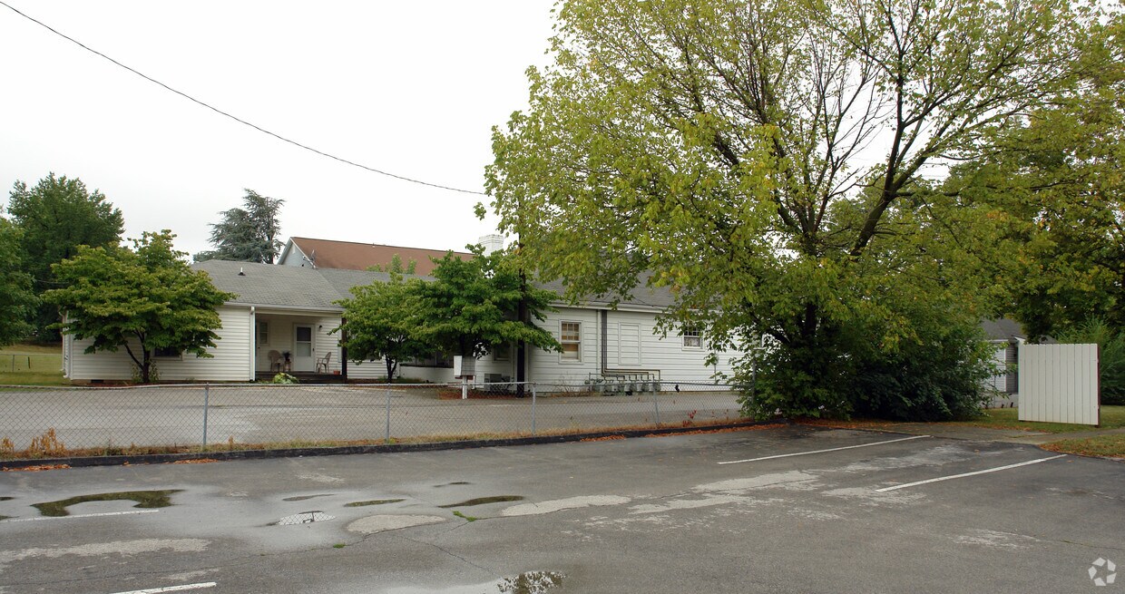 Foto del edificio - 813 Apperson Dr