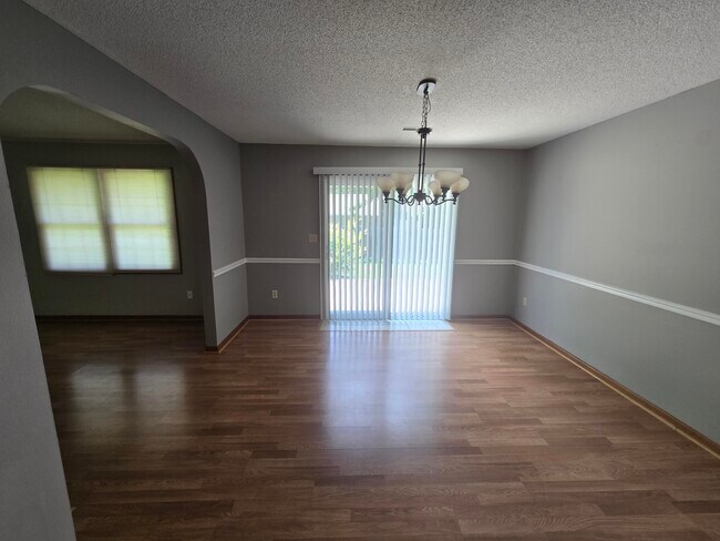 Foto del edificio - 3700 Falmouth Dr