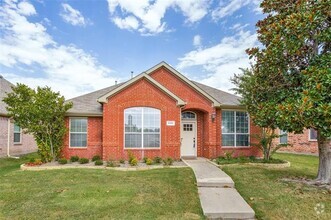 Building Photo - 6100 White Pine Dr