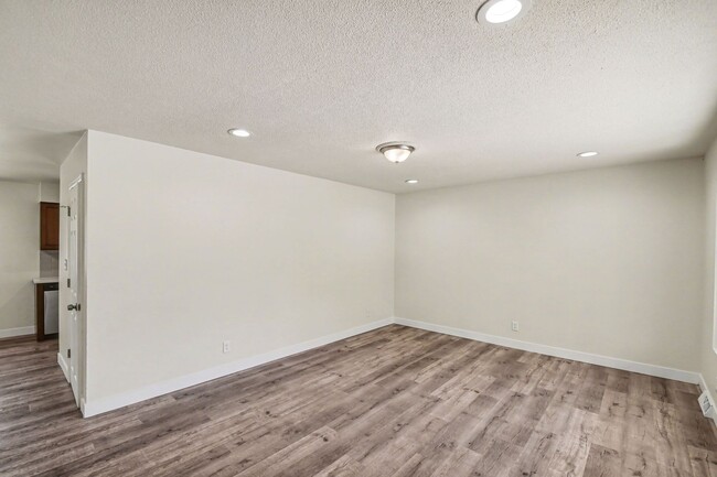 Foto del edificio - Students Welcome!! Updated 6 Bedroom, close to campus!! Flexible Move In Date (May, June, July or...