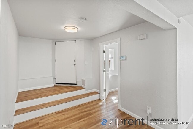 Building Photo - 3 br, 1 bath House - 2200 E 21st St, Oakla...