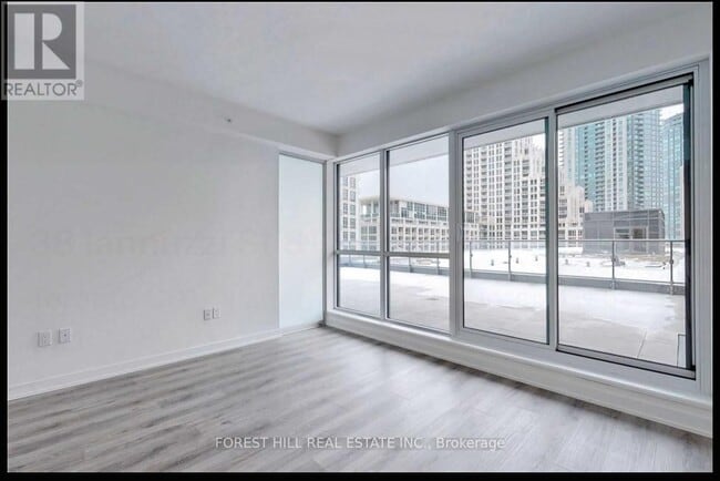 Building Photo - 38-838 Iannuzzi St
