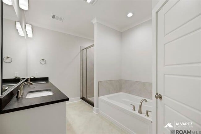 Building Photo - Must see in Silverside Cove! $500 off first month with 30 day move in**