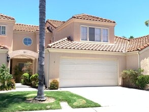 721 Edgewater Dr