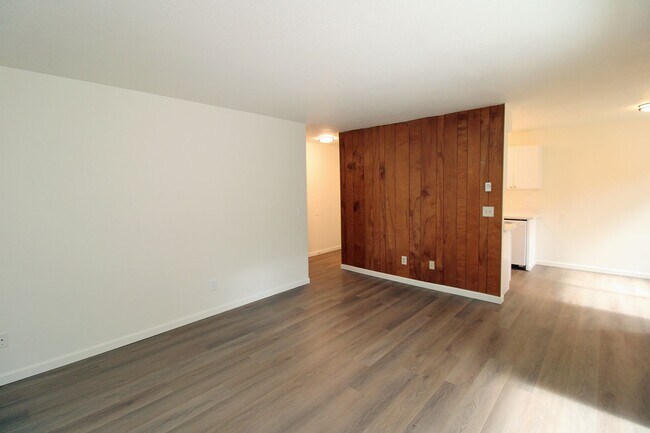Foto del edificio - 3736 SW 10th Ave