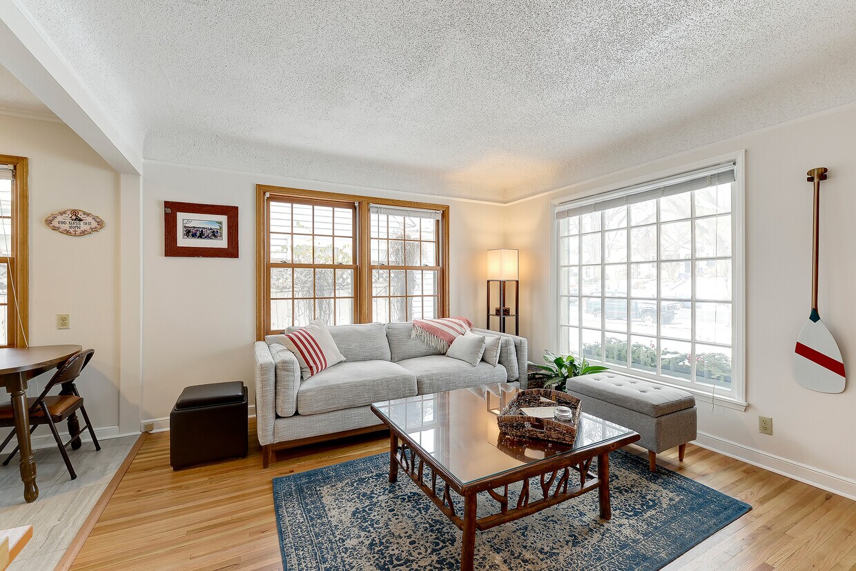 Foto principal - 5129 Bloomington Ave
