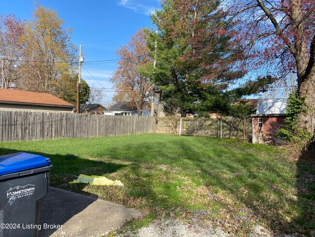 Building Photo - 7411 Elnora Ave