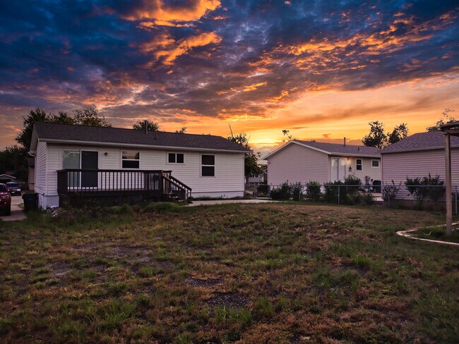 Foto del edificio - 3804 Spruce Wood Ct NE