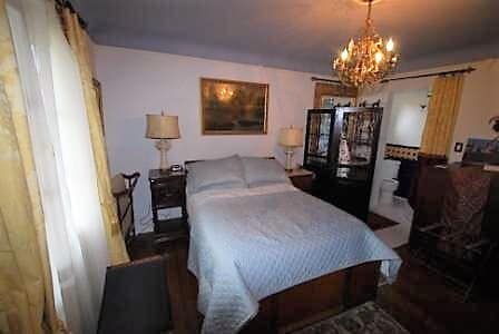 Bedroom looking towards Bathroom - 1402 S Weymouth Ave