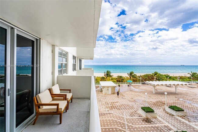Foto del edificio - 5701 Collins Ave