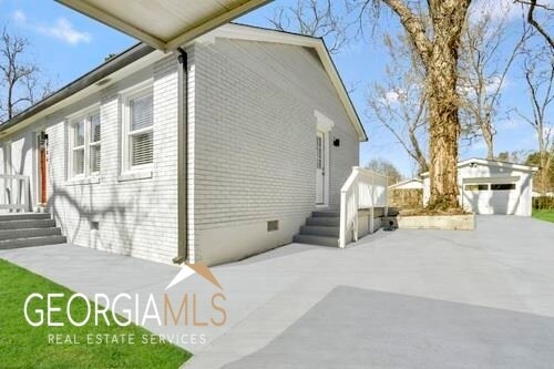 Building Photo - 3444 Maryvale Dr
