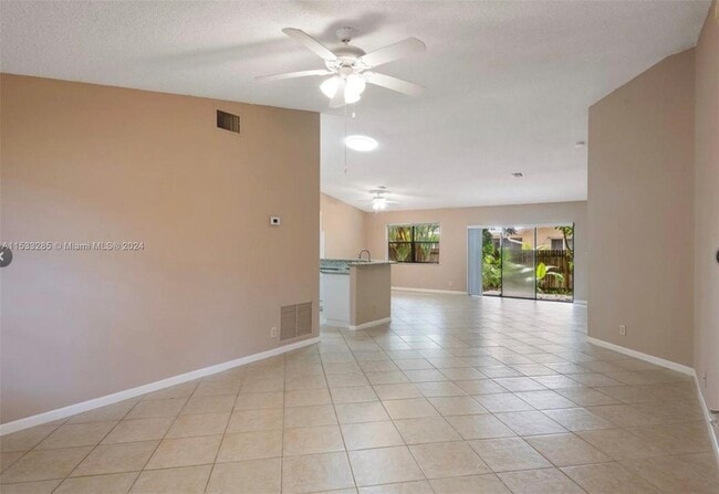Foto del edificio - 11808 NW 32nd Ct