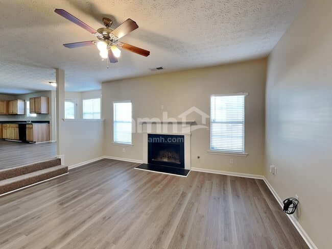 Building Photo - 705 Compton Ln