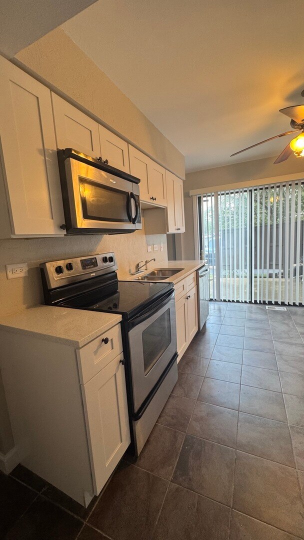 Foto del edificio - 7333 Winthrop Way