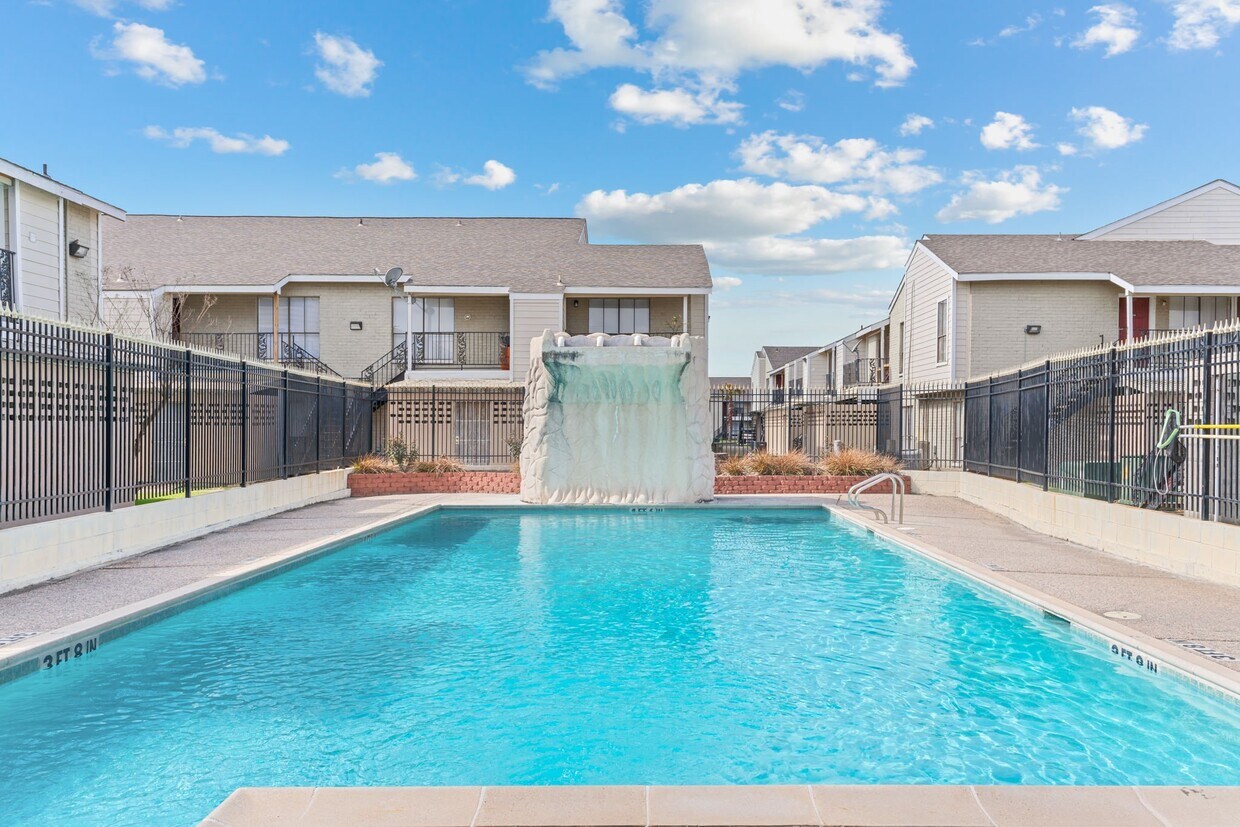 Foto principal - 6700 S Dairy Ashford Rd