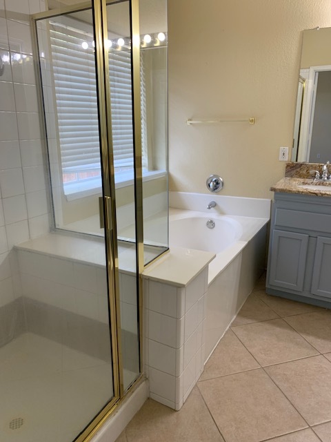 Primary bath Shower and Tub - 4321 Hillshire Ct