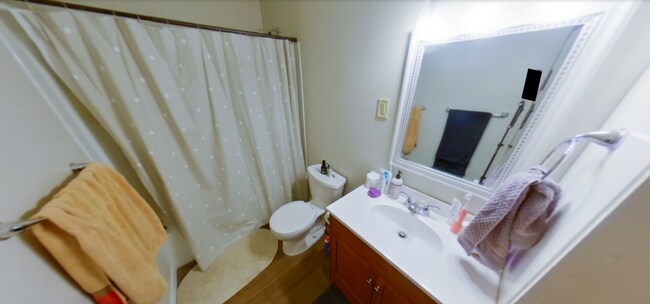 Foto del edificio - Just 5 Blocks from KSU Campus + Pet Friend...