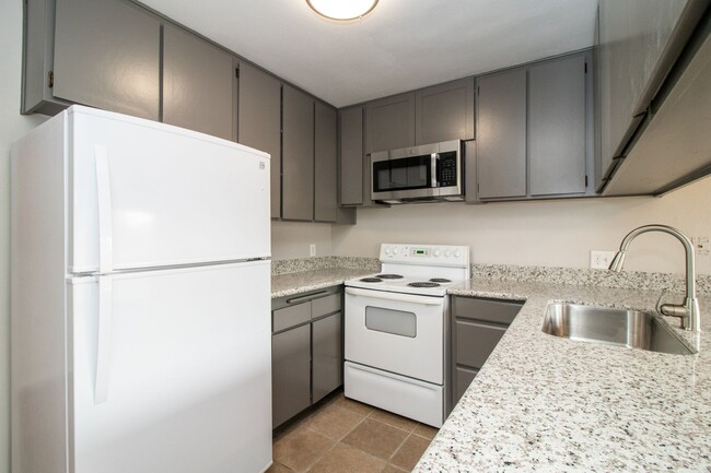 Newly remodeled kitchen - 4721 N Cedar Ave