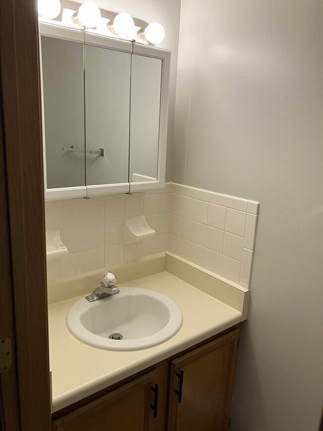 Foto del edificio - 1205 Bunker Hill Ct