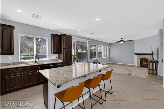 Foto del edificio - 5466 Fawn Chase Way