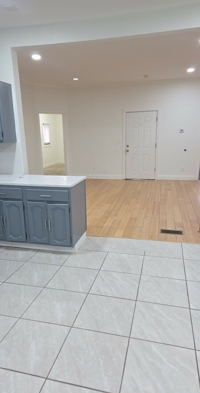 Foto del edificio - 1110 Lake St