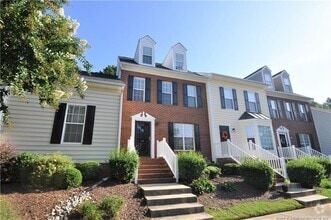 Building Photo - 402 Knightsborough Way
