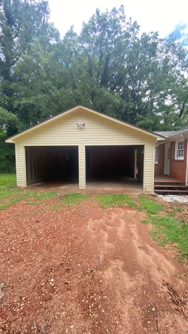 Building Photo - 1006 N 16th Ct