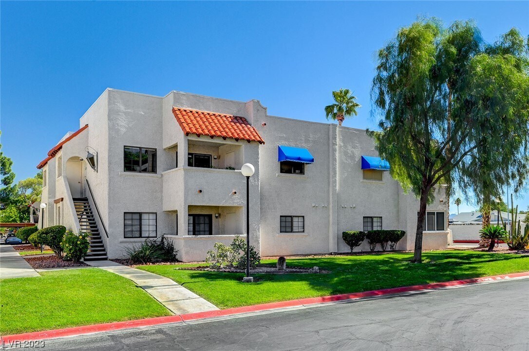 Primary Photo - 101 Luna Way