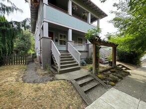 Building Photo - 8524 SE 11th Ave
