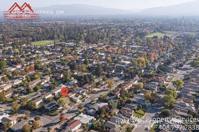 Building Photo - 1050 Oaktree Dr