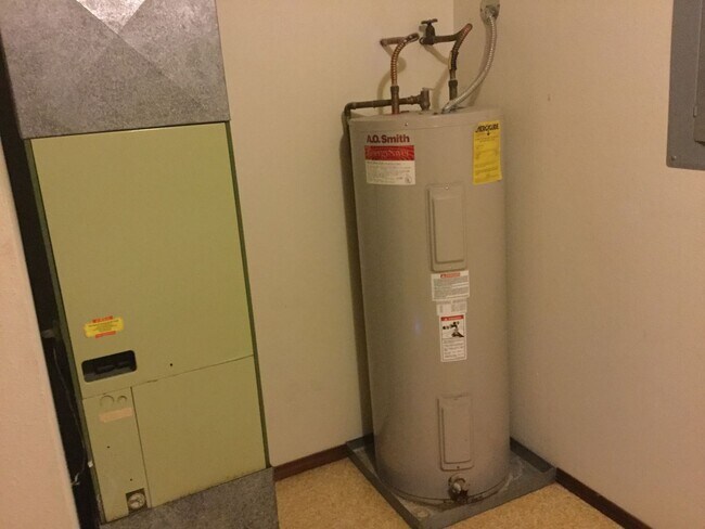 Foto del edificio - Cute 2 bedroom 1 bath duplex