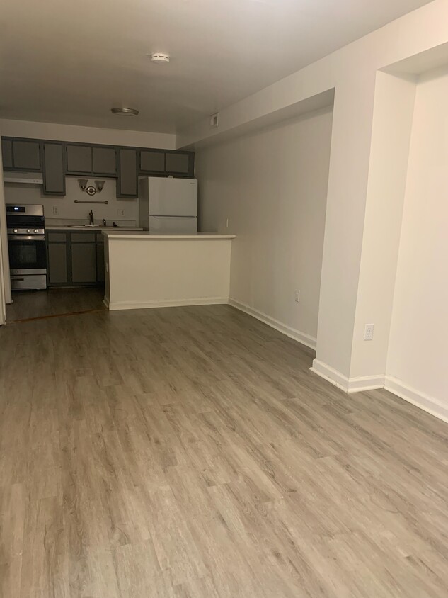 Foto principal - 4136 River Rd