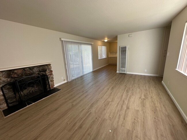 Building Photo - 6365 Bollinger Rd