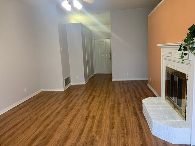 Building Photo - 2503 Marlin Dr